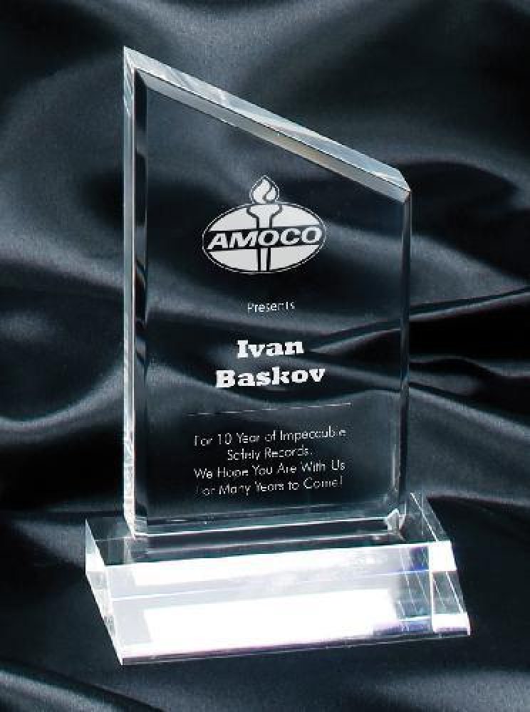 Acrylic Peak Award — 6 3/4" Clear