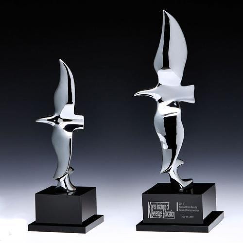 Eagle Fly Free II — 4"W x 4"D x 12"