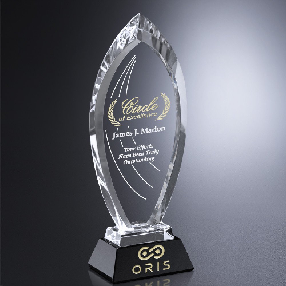 Majestic Award — 3-1/4" W x 8" H x 2-1/4" D