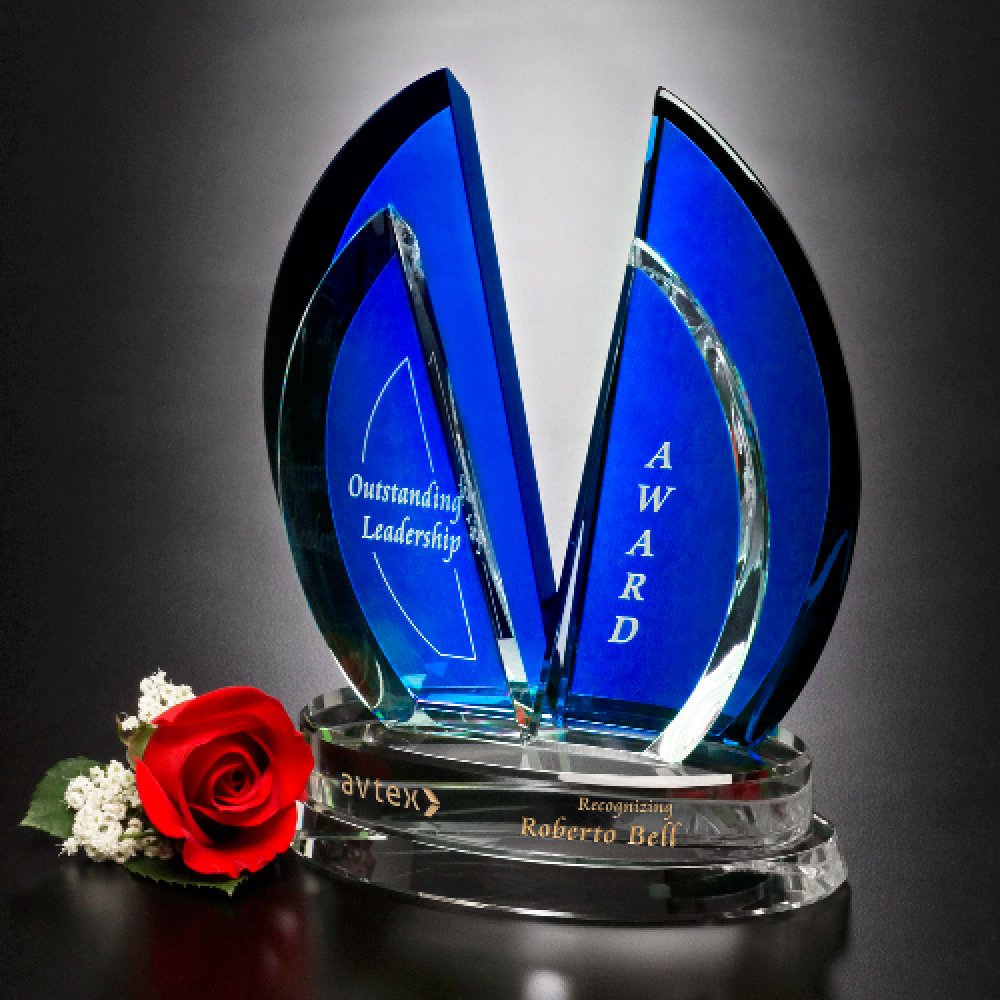 Flight Indigo Award — 7-1/4" W x 8" H x 3-3/4" D