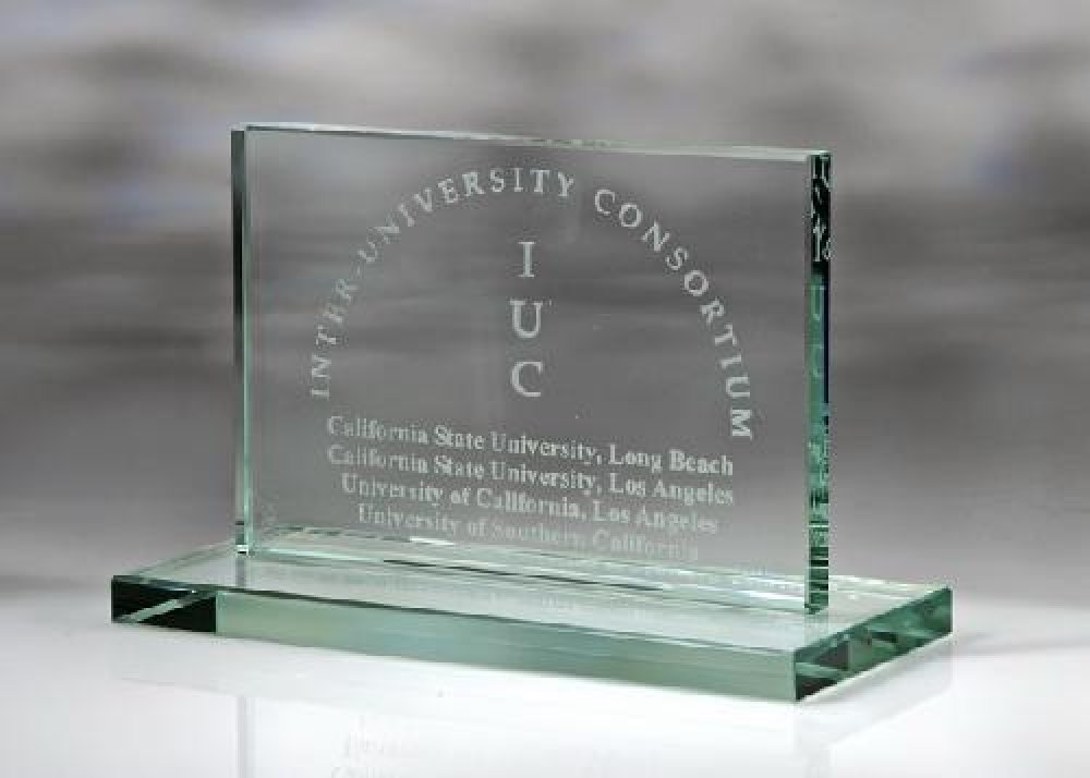 Horizontal Plaque with Base — Top 6" x 8" x 1/2"